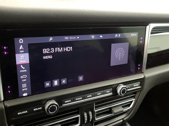 Photo of 2020 Black Porsche Macan