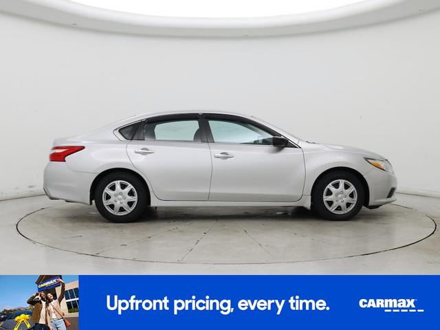 Photo of 2017 Silver Nissan Altima