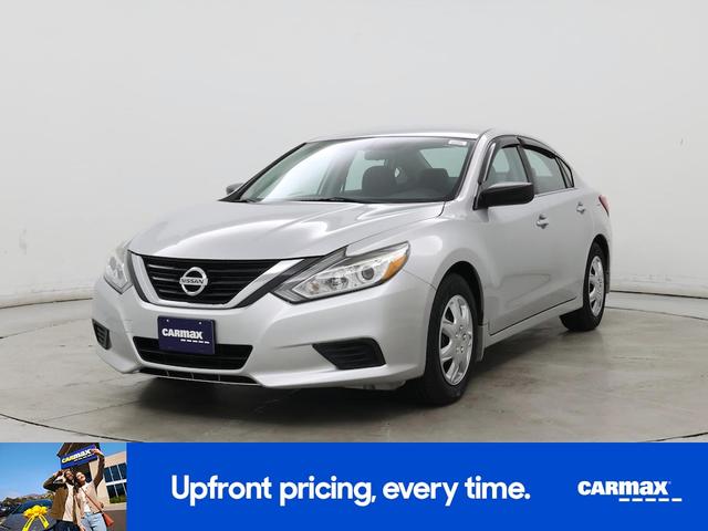 Photo of 2017 Silver Nissan Altima