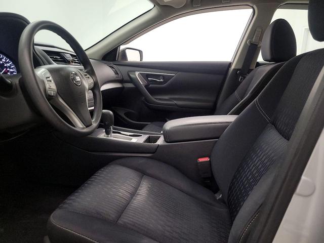 Photo of 2017 Silver Nissan Altima