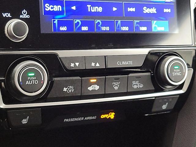 Photo of 2021 White Honda Civic