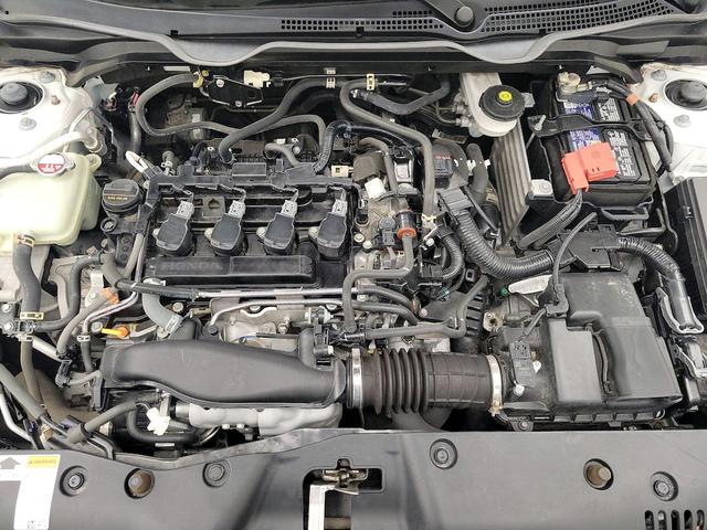 Photo of 2021 White Honda Civic