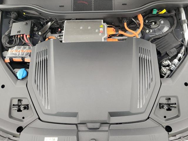 Photo of 2024 Gray Audi Q8 e-tron