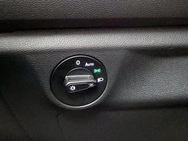 Photo of 2019 Gray Volkswagen Jetta