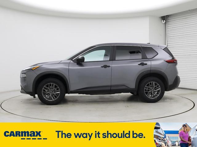 Photo of 2023 Gray Nissan Rogue