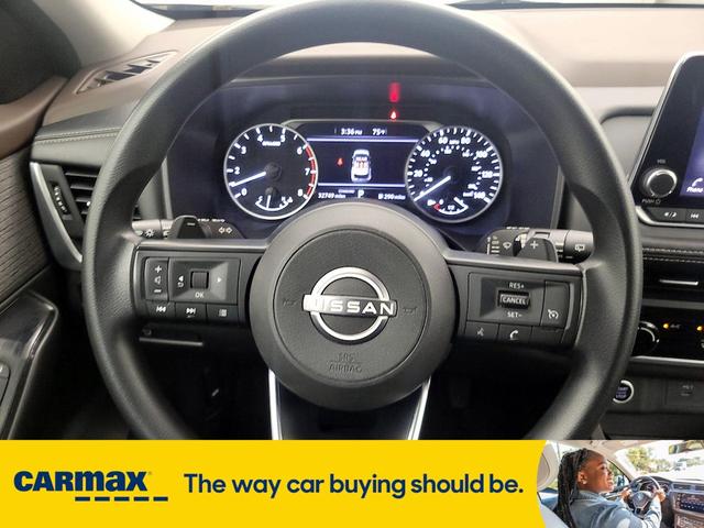 Photo of 2023 Gray Nissan Rogue