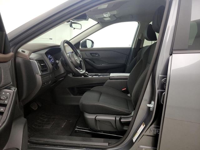 Photo of 2023 Gray Nissan Rogue
