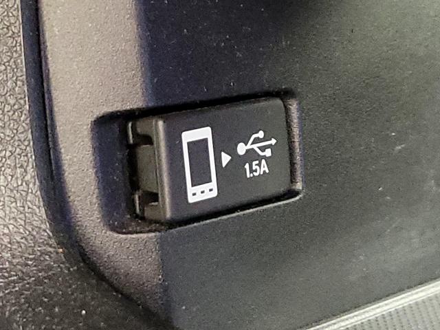 Photo of 2020 White Honda Civic