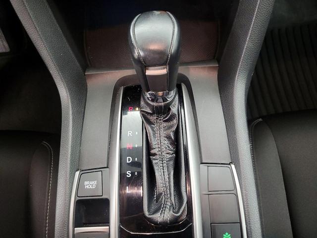 Photo of 2020 White Honda Civic