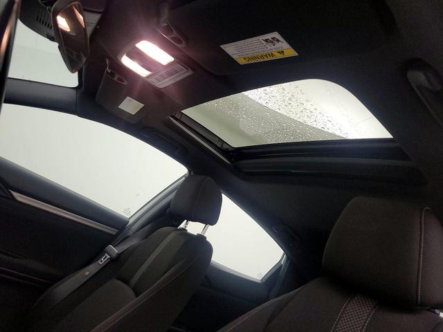 Photo of 2020 White Honda Civic