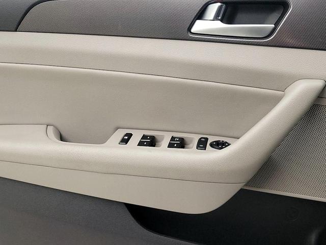 Photo of 2015 Gray Hyundai SONATA