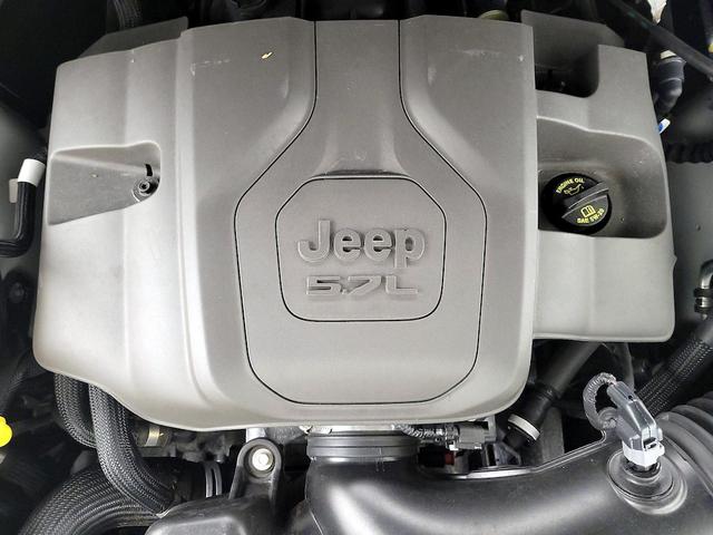 Photo of 2021 White Jeep Grand Cherokee L