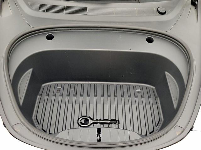 Photo of 2023 White Tesla Model 3