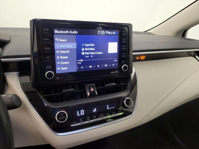 Photo of 2022 White Toyota Corolla