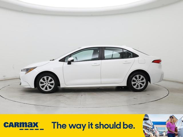 Photo of 2022 White Toyota Corolla