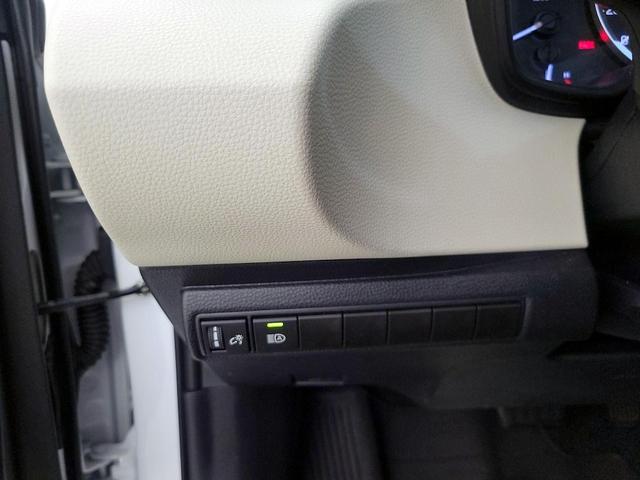 Photo of 2022 White Toyota Corolla
