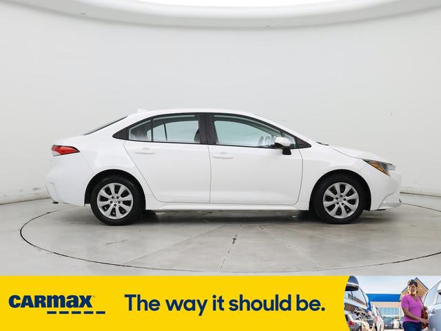 Photo of 2022 White Toyota Corolla