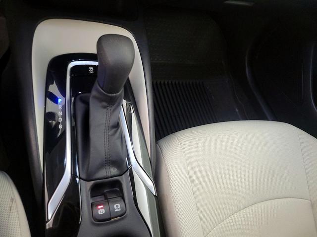 Photo of 2022 White Toyota Corolla