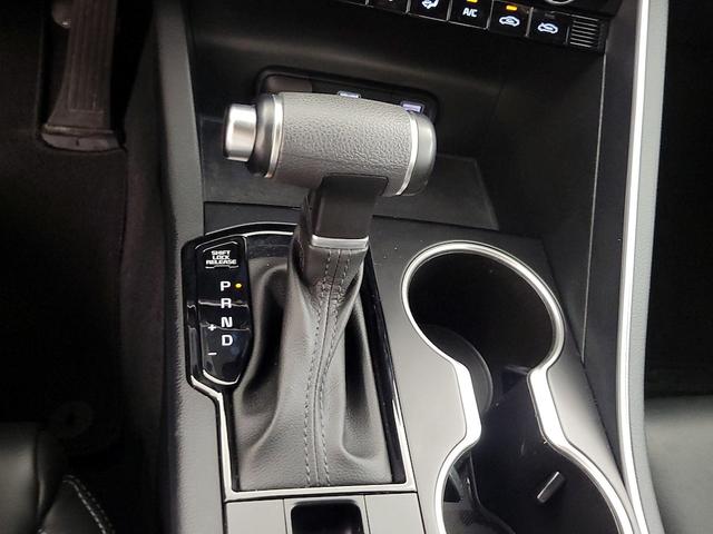 Photo of 2022 White Kia K5