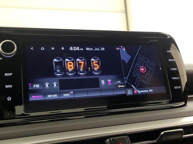Photo of 2022 White Kia K5