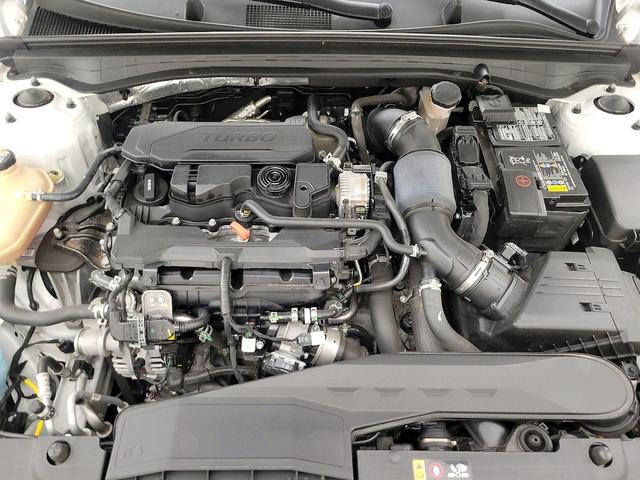 Photo of 2022 White Kia K5