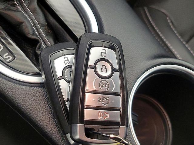 Photo of 2020 Gray Ford Mustang