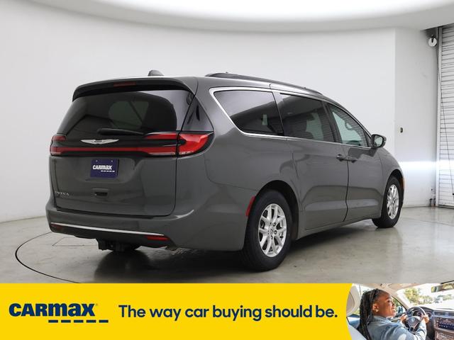 Photo of 2022 Gray Chrysler Pacifica