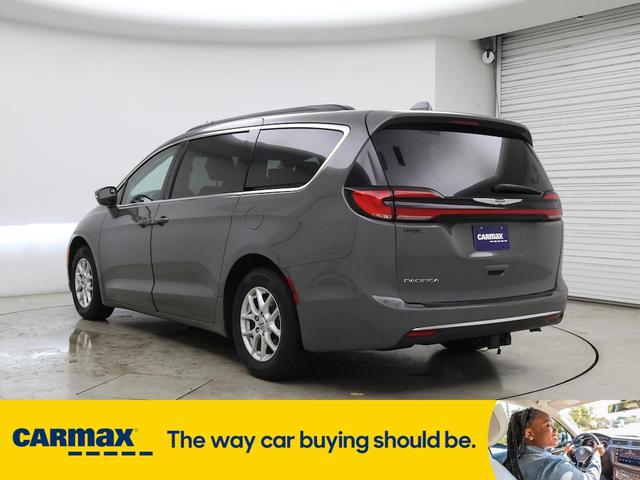 Photo of 2022 Gray Chrysler Pacifica