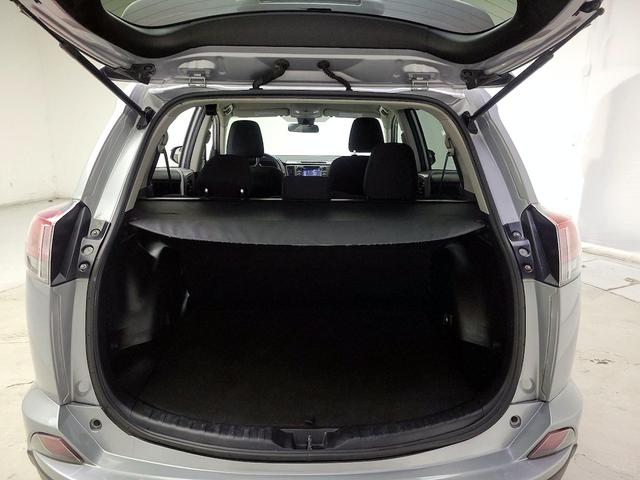 Photo of 2017 Gray Toyota RAV4