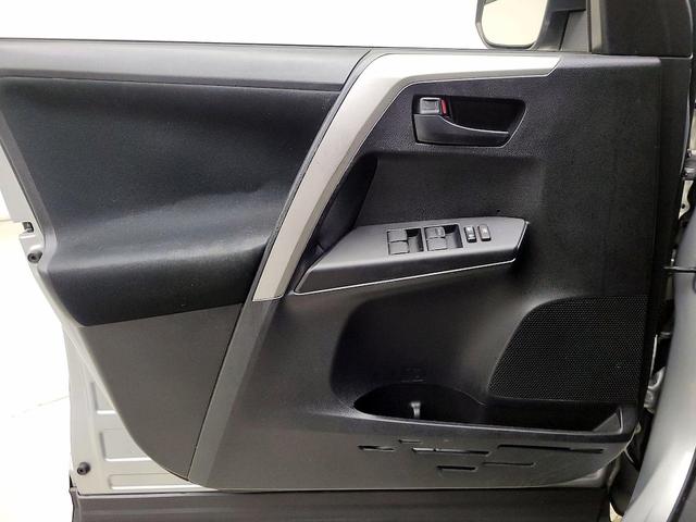 Photo of 2017 Gray Toyota RAV4
