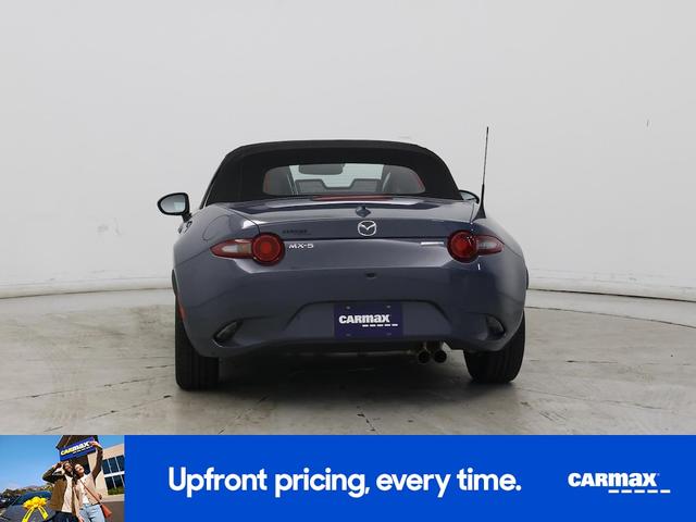 Photo of 2022 Gray Mazda MX-5 Miata