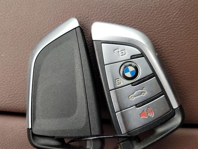 Photo of 2022 Gray BMW X6