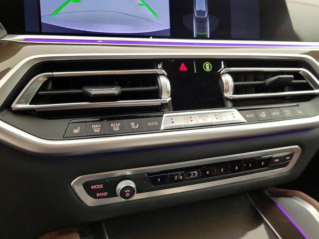 Photo of 2022 Gray BMW X6