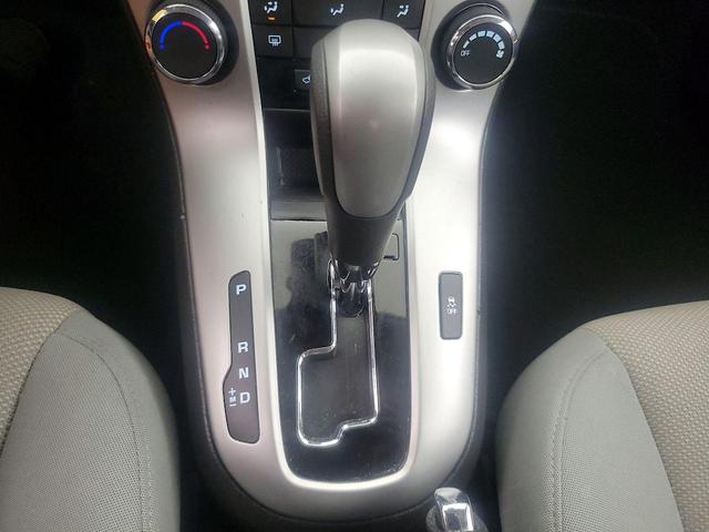Photo of 2016 Gold Chevrolet Cruze Limited