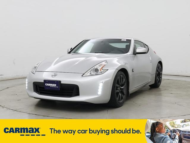 Photo of 2016 Gray Nissan 370Z