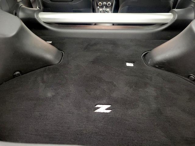 Photo of 2016 Gray Nissan 370Z