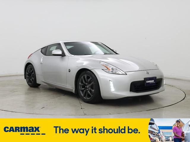 Photo of 2016 Gray Nissan 370Z