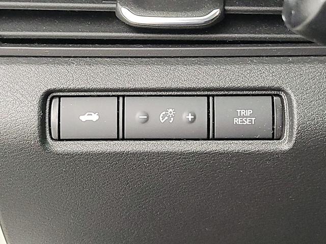 Photo of 2023 White Nissan Altima