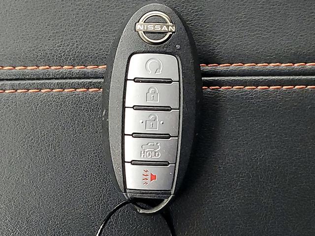 Photo of 2023 White Nissan Altima