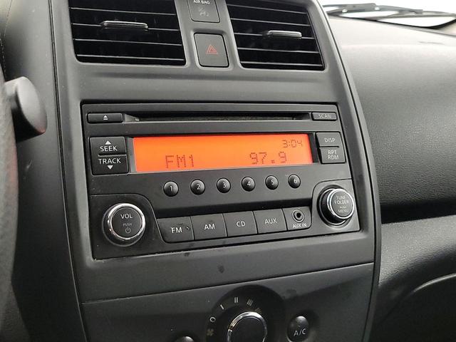 Photo of 2016 Silver Nissan Versa