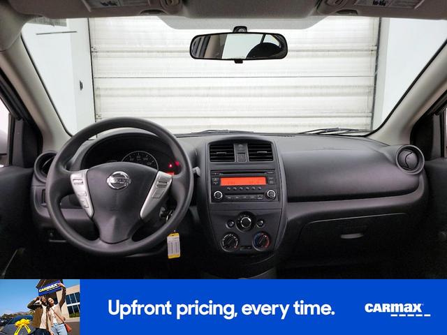 Photo of 2016 Silver Nissan Versa