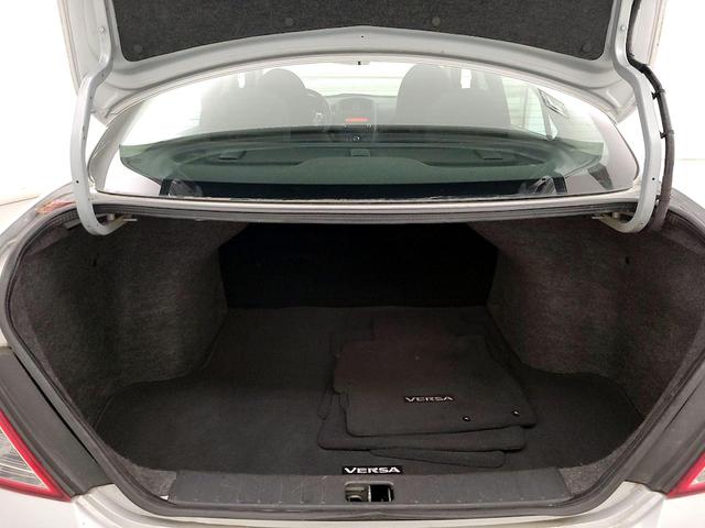 Photo of 2016 Silver Nissan Versa