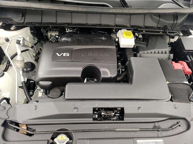 Photo of 2022 White Nissan Pathfinder