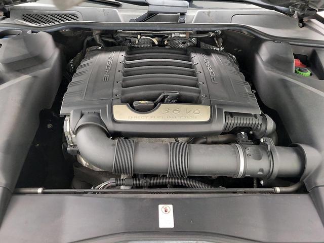 Photo of 2018 Black Porsche Cayenne
