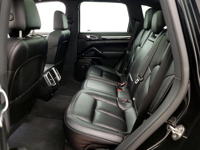Photo of 2018 Black Porsche Cayenne