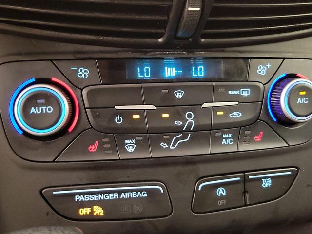 Photo of 2018 White Ford Escape