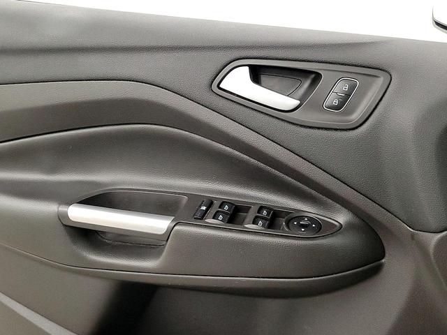 Photo of 2018 White Ford Escape