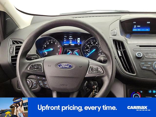 Photo of 2018 White Ford Escape