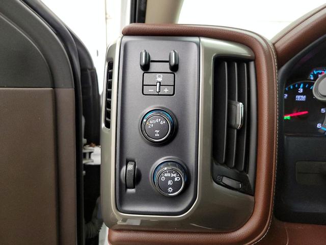 Photo of 2017 White Chevrolet Silverado 1500
