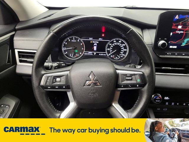 Photo of 2024 Silver Mitsubishi Outlander